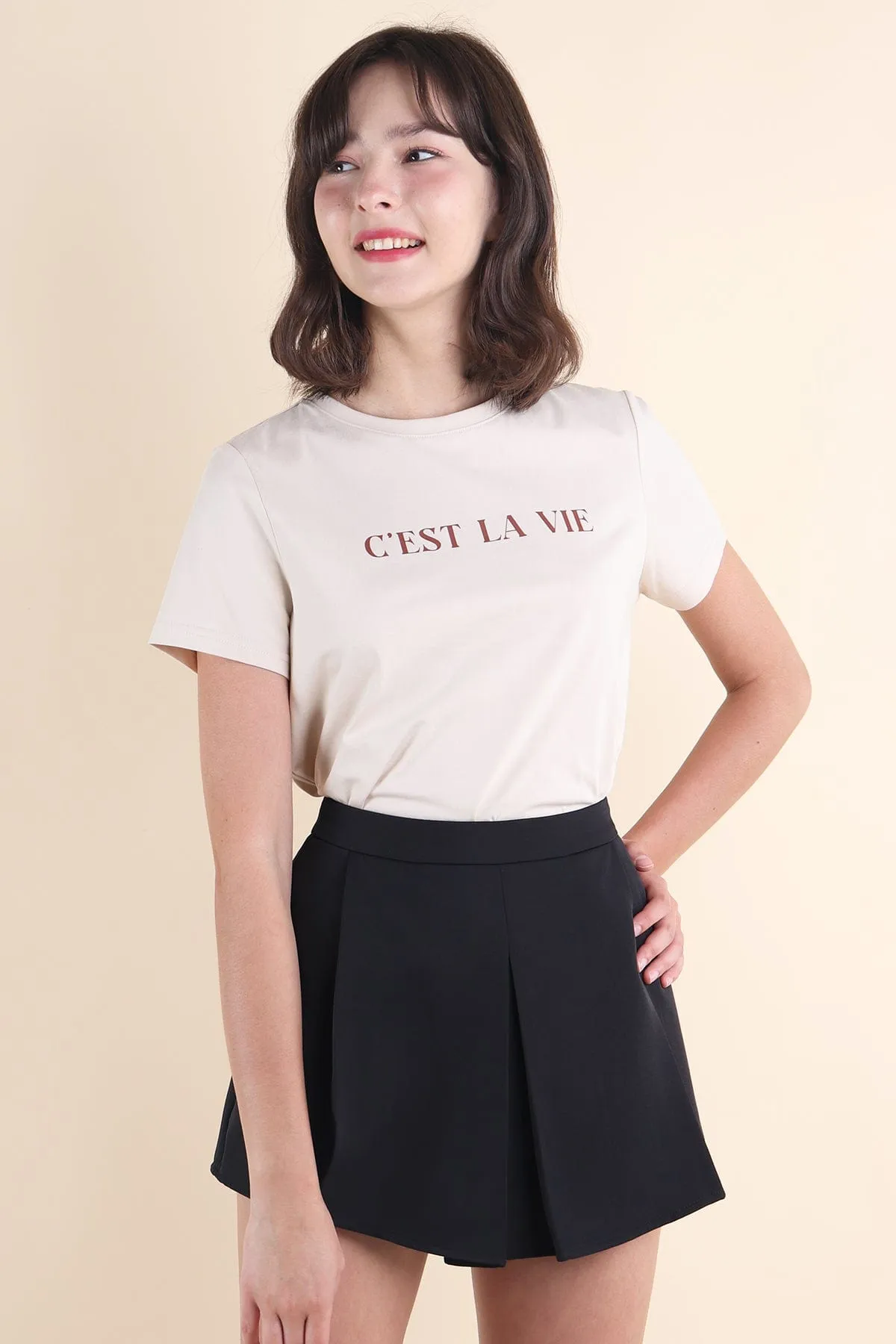 CEST LA VIE QUOTES TEE IN SAND
