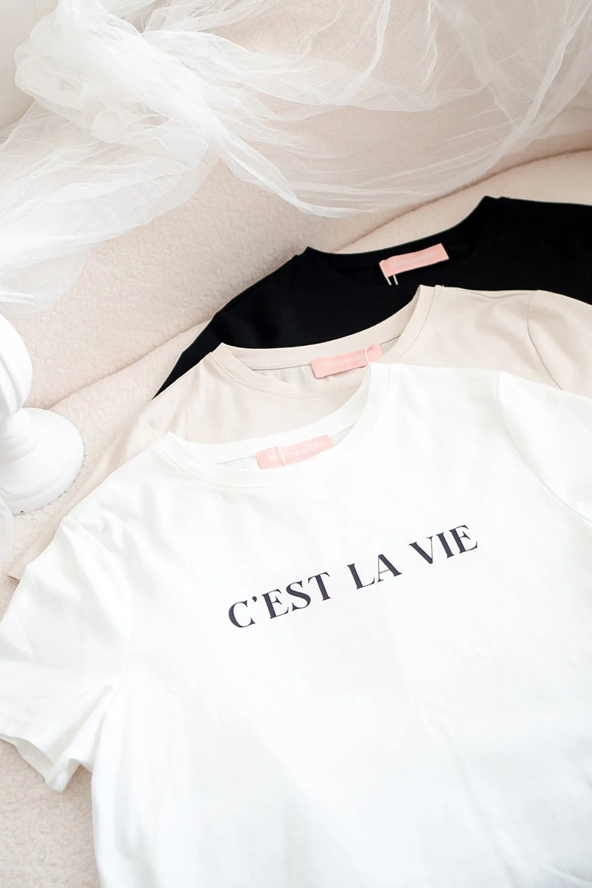 CEST LA VIE QUOTES TEE IN SAND