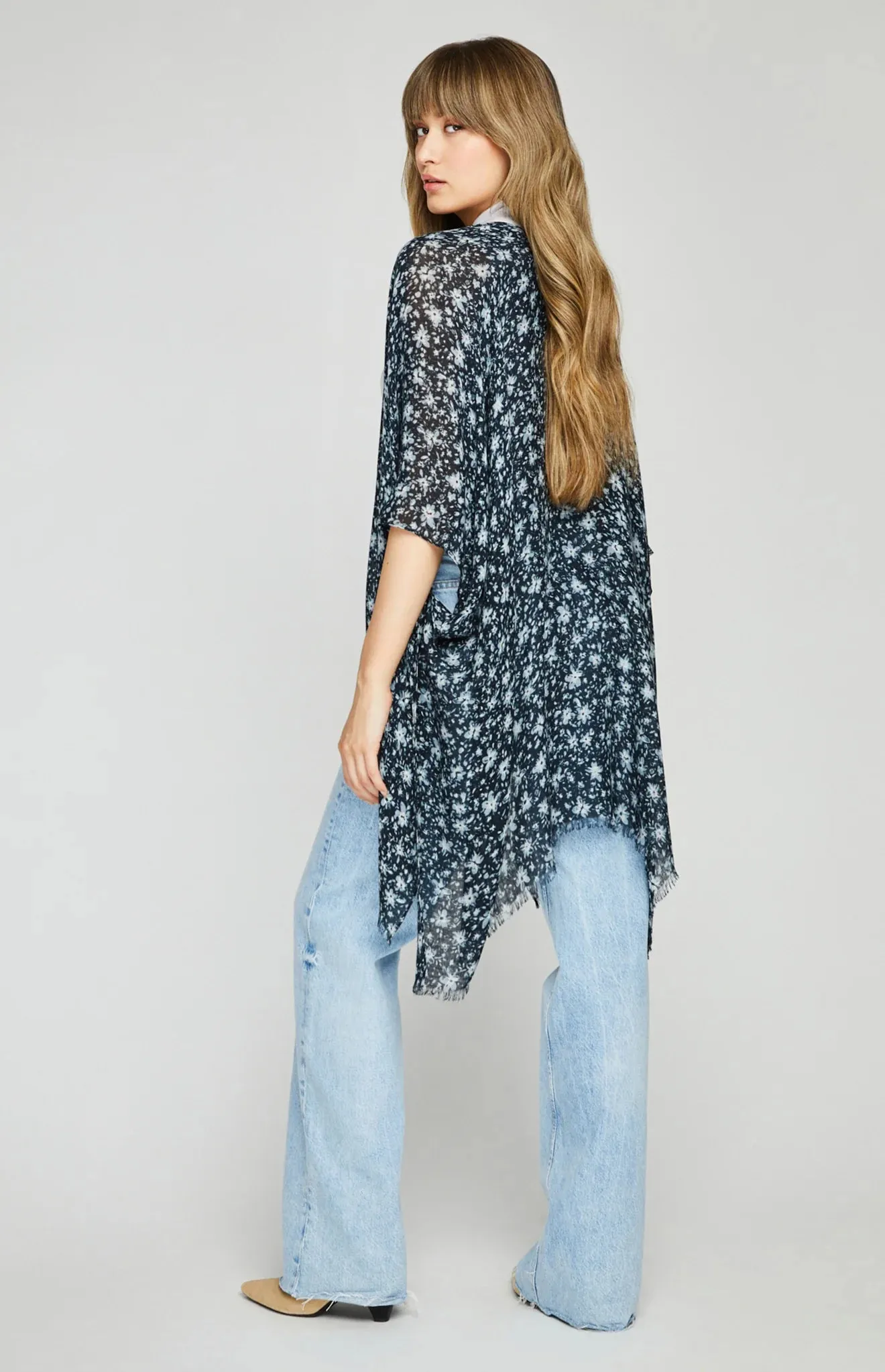 GFX24029219 Dawn Wrap