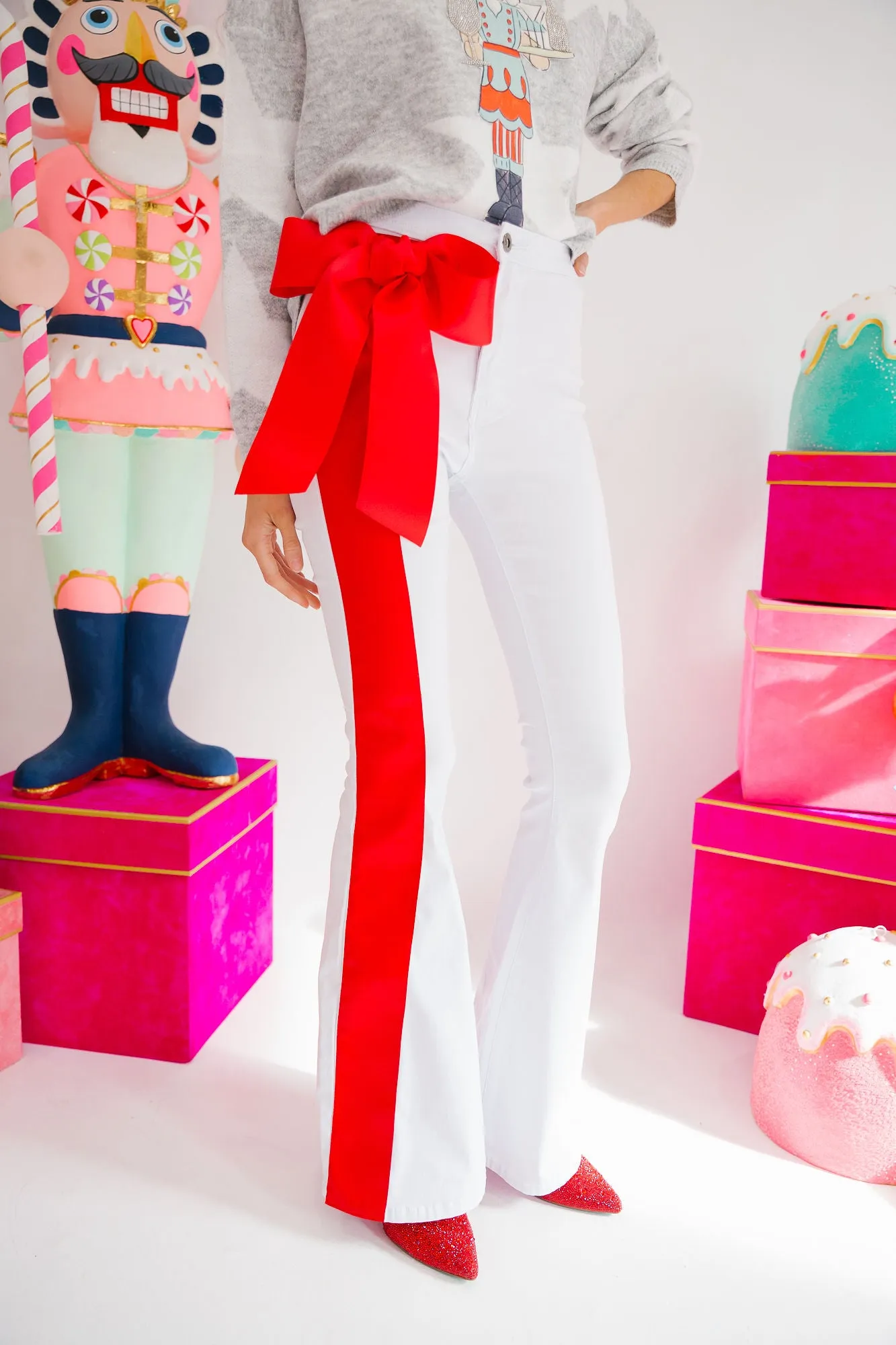 HOLIDAY SEASON WHITE FLARES