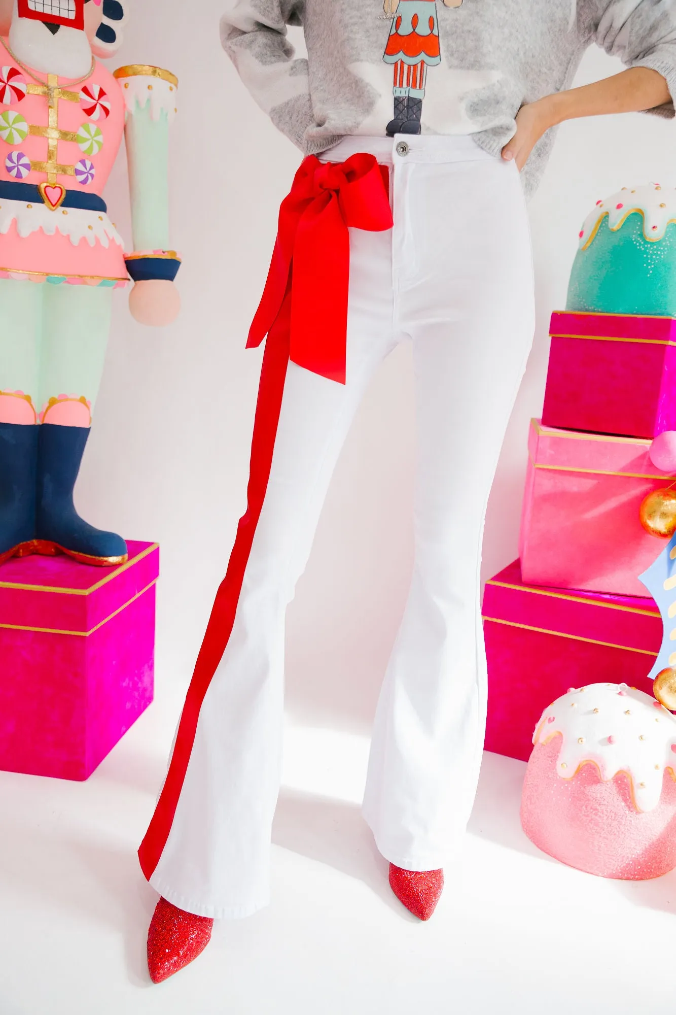 HOLIDAY SEASON WHITE FLARES